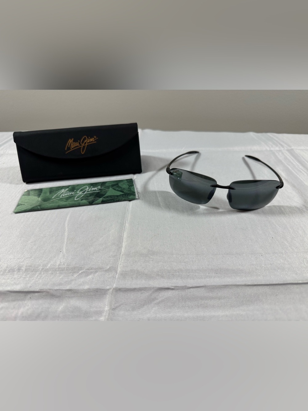 Maui Jim Breakwall (style 422-02) polarized rimless sunglasses.